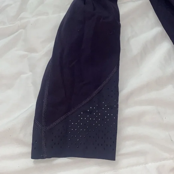 dark purple size 4 lulu lemon capris with mesh at the bottom - Picture 3 of 3